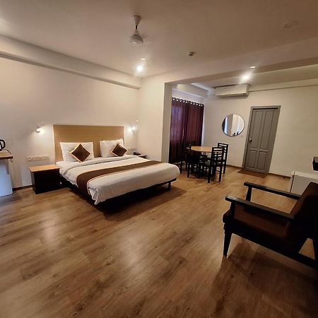 Hotel B R Regency Thiruvananthapuram Kültér fotó
