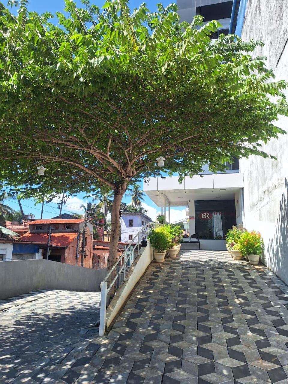 Hotel B R Regency Thiruvananthapuram Kültér fotó