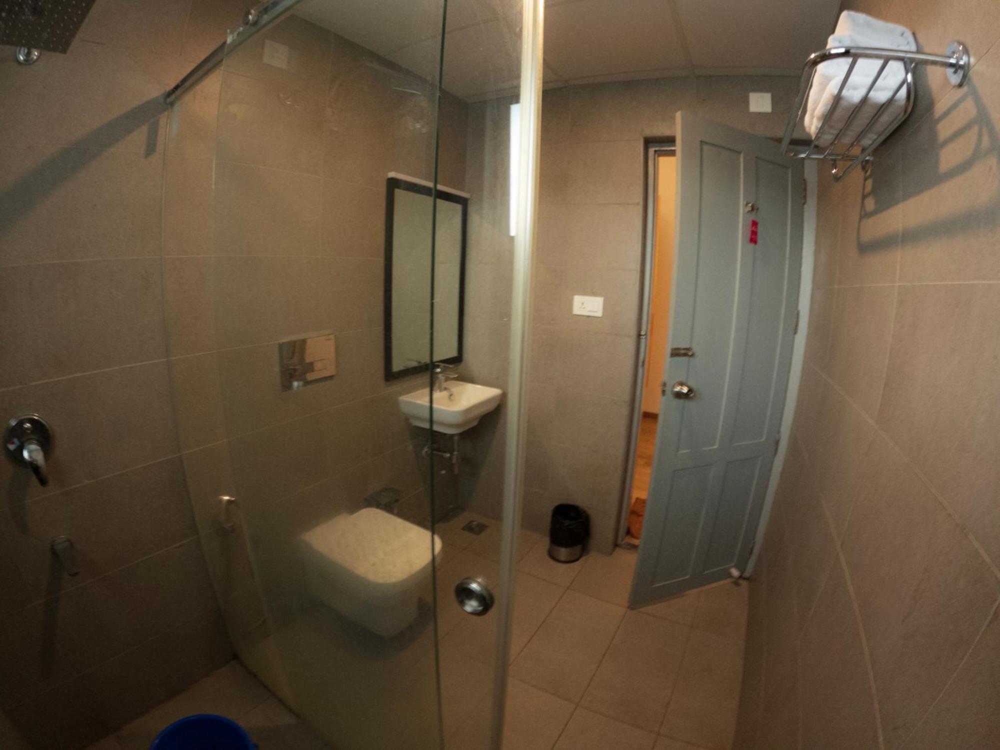 Hotel B R Regency Thiruvananthapuram Kültér fotó