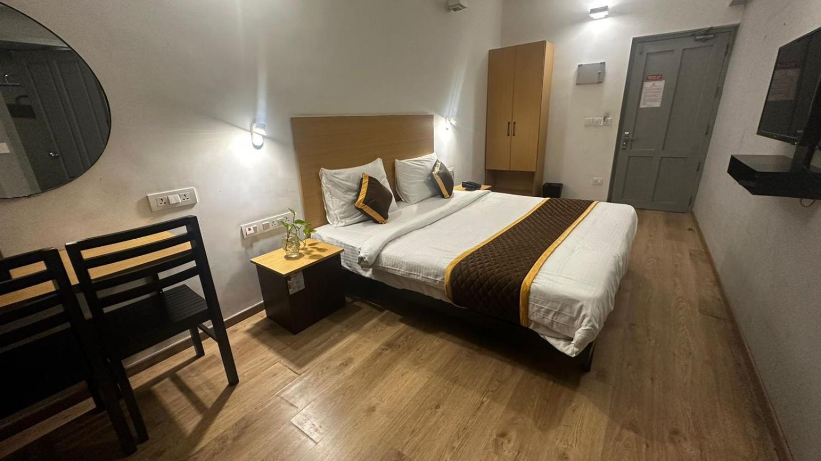 Hotel B R Regency Thiruvananthapuram Kültér fotó